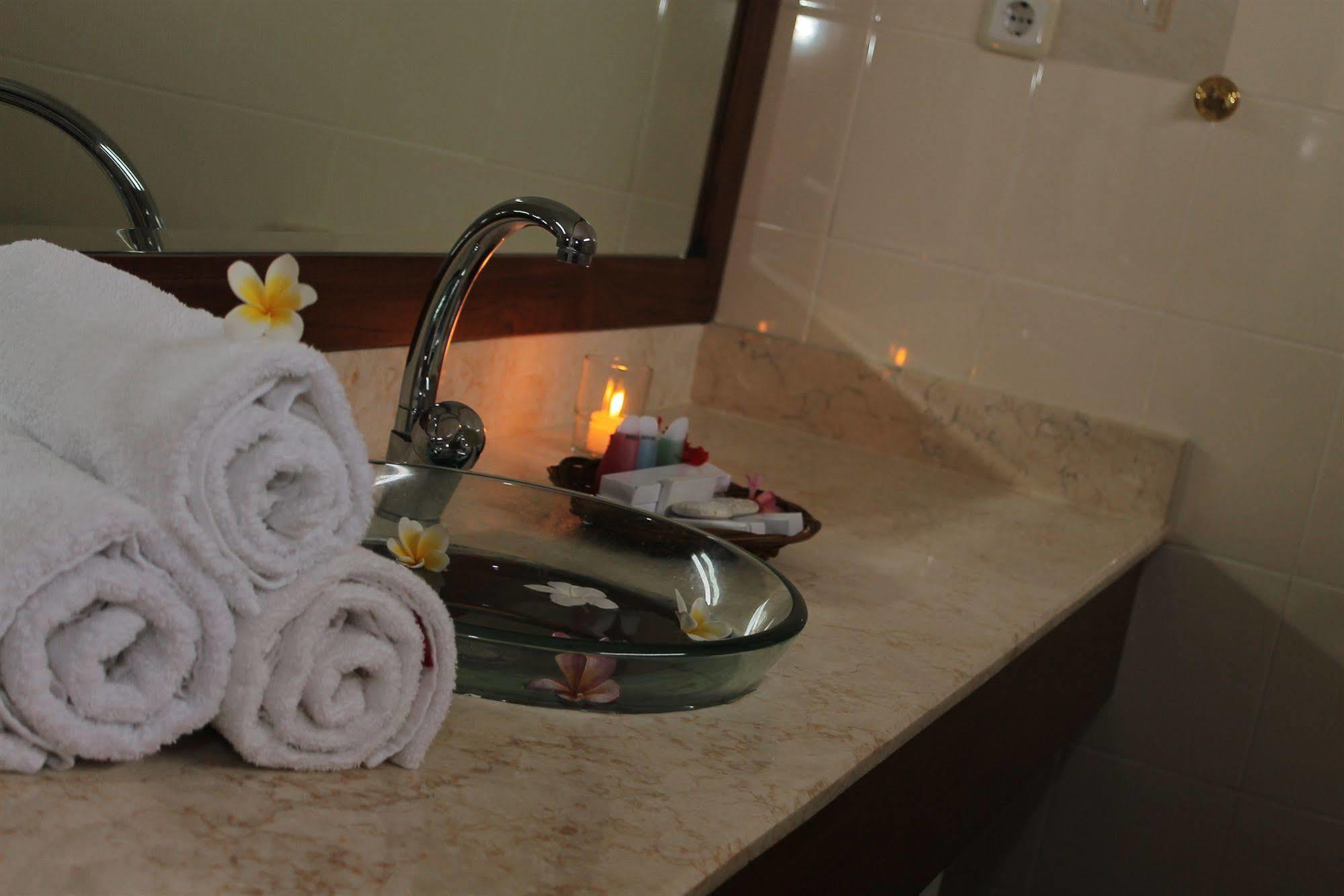 Lombok Beach Villa Mangsit Екстериор снимка