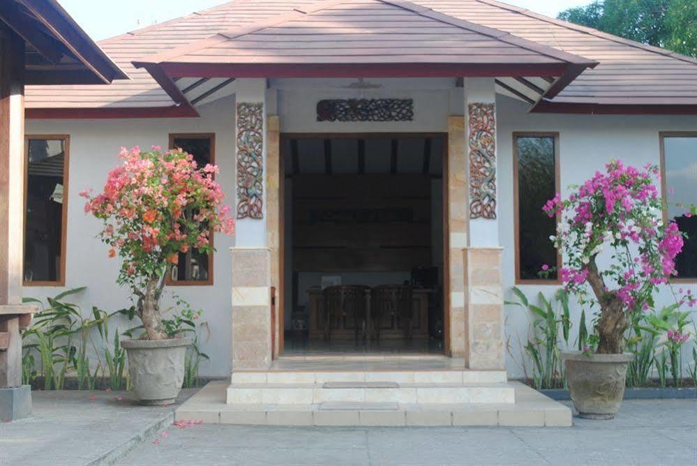 Lombok Beach Villa Mangsit Екстериор снимка