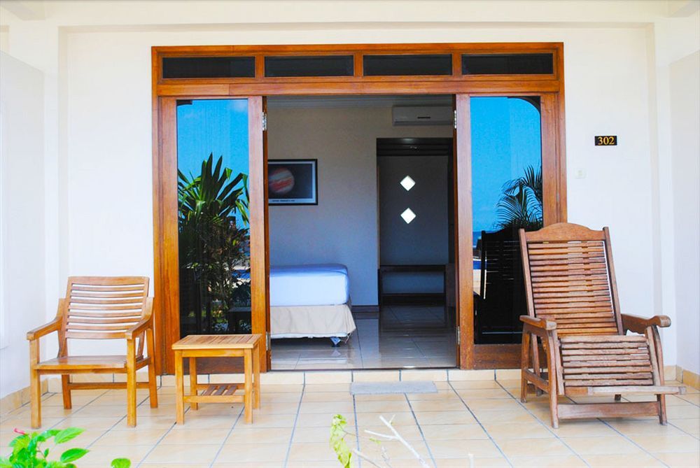 Lombok Beach Villa Mangsit Екстериор снимка